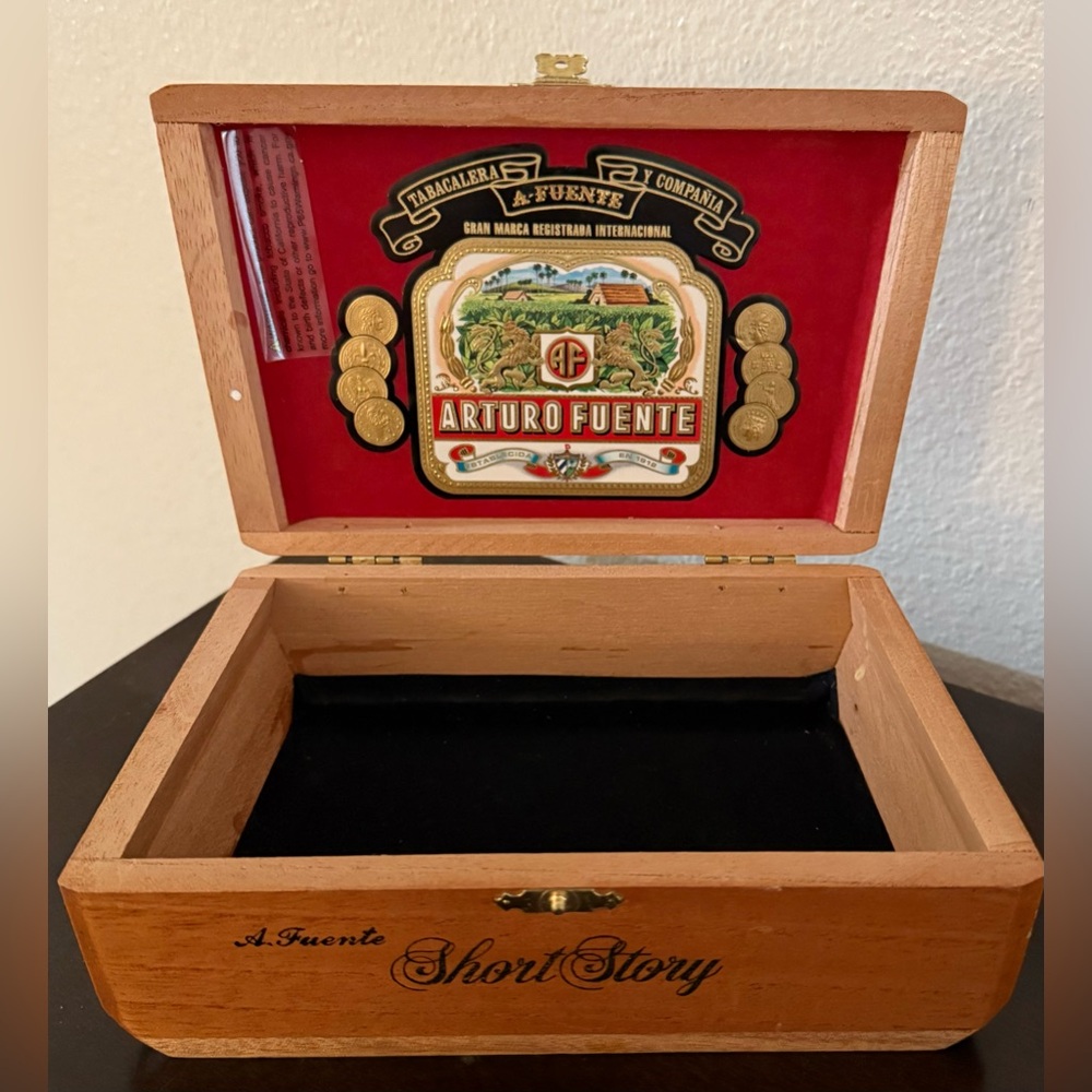 Arturo Fuente Short Story Cedar Wood Cigar Box | Empty